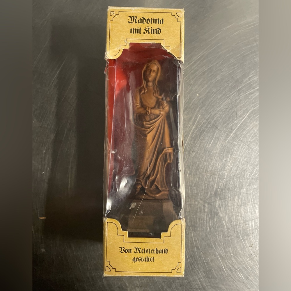 NEW NIB Mary & Jesus Child figurine Crafted by master hand olive Wood sculpture